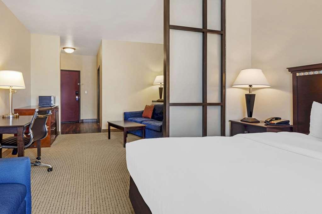 Comfort Suites Palestine Room photo